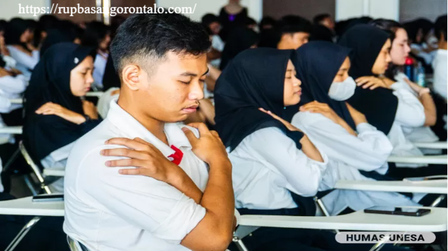 Ratusan Mahasiswa Unesa Ikuti Terapi “Butterfly Hug”